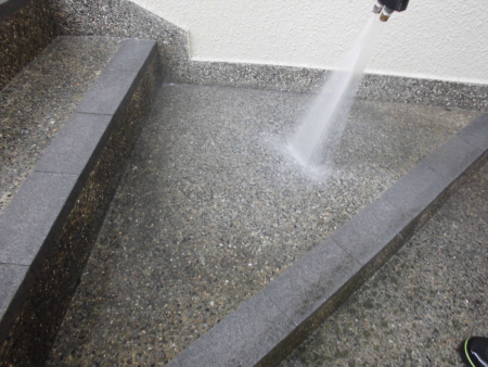 玄関階段　洗浄